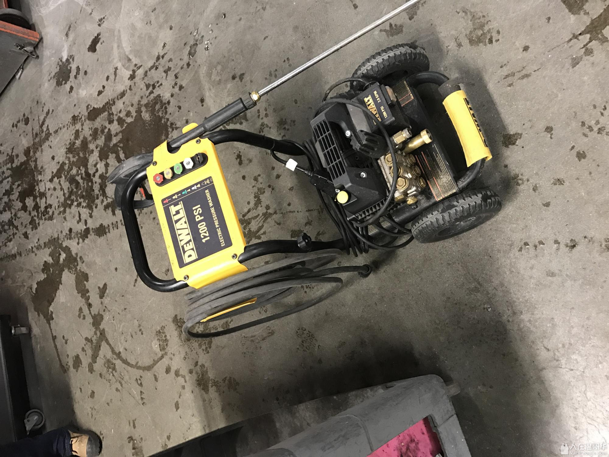 Electric Pressure Washer (1200 PSI @ 2.0 GPM)